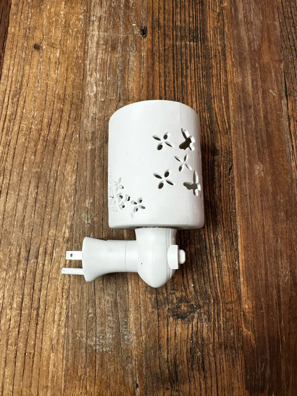 White Floral Ceramic Plug-In Nightlight with Cutout Pattern